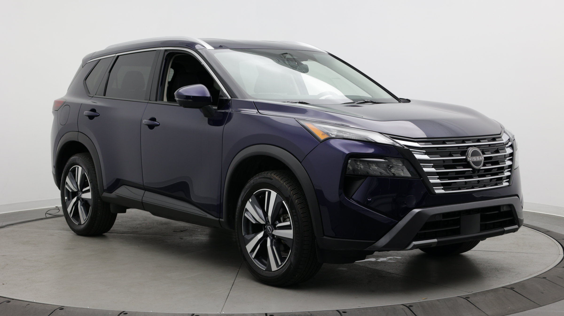 Used 2026 Nissan Rogue SL AWD/4WD image 3