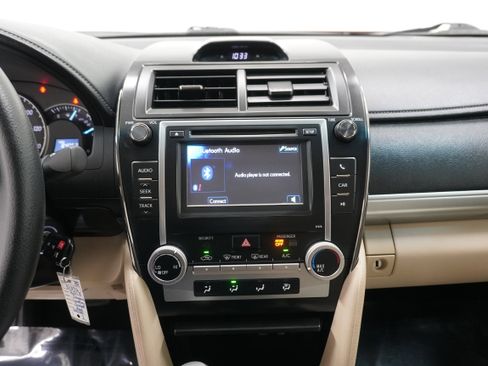 Used 2013 Toyota Camry LE image 14