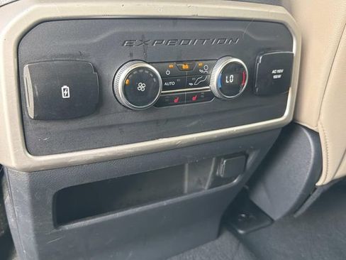 Certified 2024 Ford Expedition Limited RWD image 19