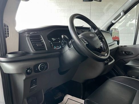 Used 2022 Ford Transit 150 Medium Roof image 12