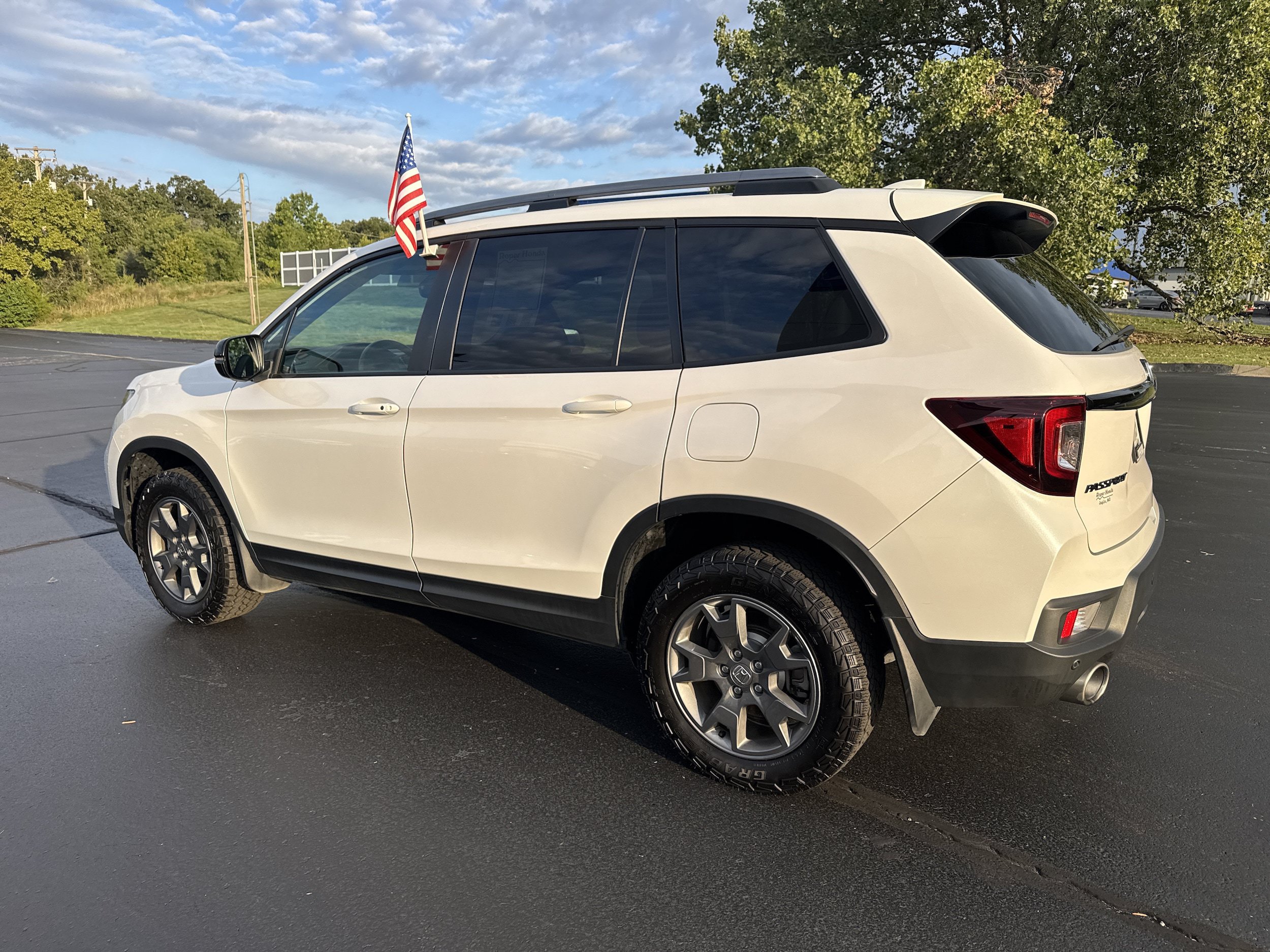 Used 2025 Honda Passport TrailSport image 3