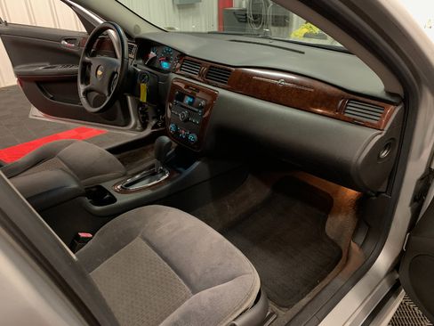 Used 2011 Chevrolet Impala LT image 48