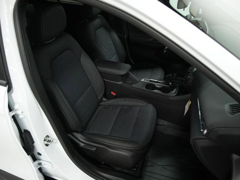 New 2026 Buick Envista Preferred FWD image 15
