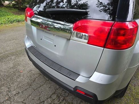 Used 2015 GMC Terrain SLE FWD image 16