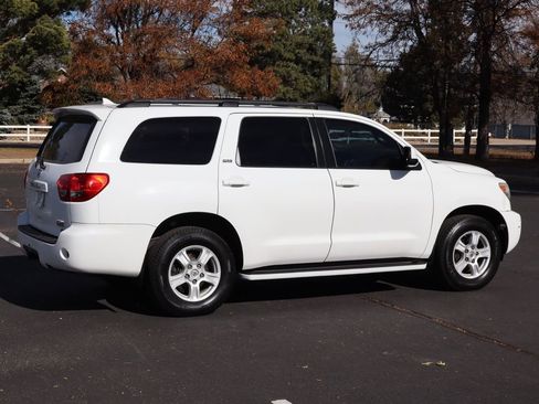 Used 2010 Toyota Sequoia SR5 image 4