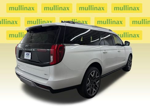 New 2026 Ford Expedition Max Platinum image 3