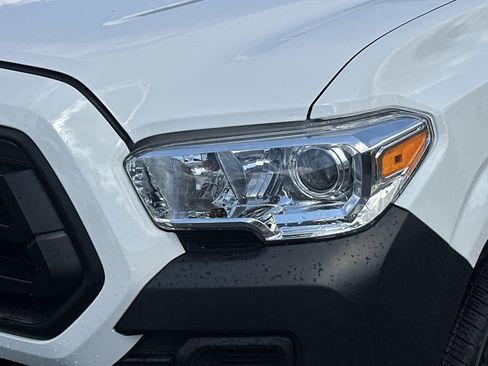 Used 2022 Toyota Tacoma SR RWD image 11