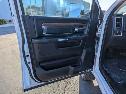 Used 2017 RAM 2500 Laramie AWD/4WD image 12