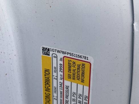 New 2025 GMC Savana 2500 Extended w/ Driver Convenience Package RWD image 32