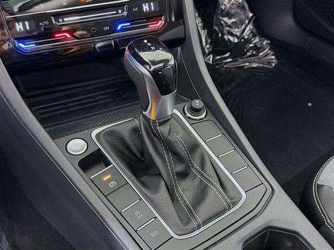 New 2026 Volkswagen Jetta SE FWD image 18
