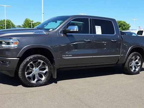 Used 2022 RAM 1500 Limited w/ Body-Colour Bumper Group AWD/4WD image 4