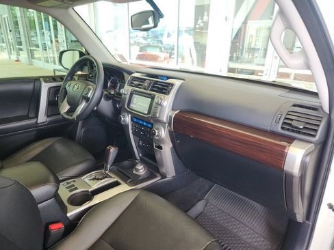 Used 2016 Toyota 4Runner Limited AWD/4WD image 30