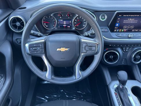 Used 2022 Chevrolet Blazer LT image 17