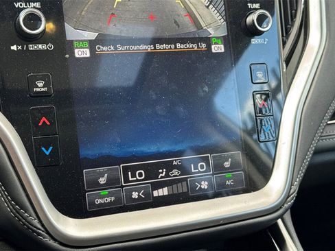 Used 2025 Subaru Outback Limited image 26