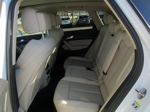 Used 2022 Audi Q5 2.0T Premium Plus w/ Premium Plus Package image 26