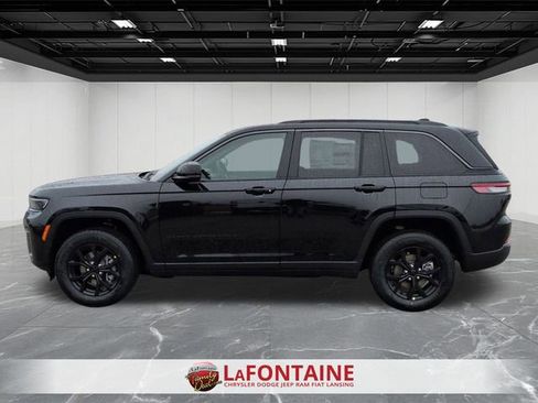 New 2026 Jeep Grand Cherokee Altitude AWD/4WD image 2