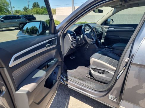 Used 2022 Volkswagen Atlas SEL Premium image 14