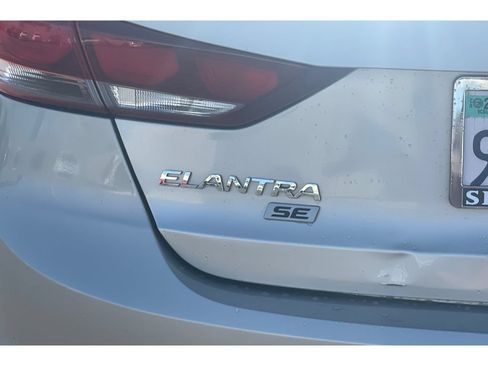 Used 2017 Hyundai Elantra SE FWD image 18