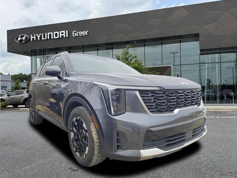 Used 2024 Kia Sorento S image 1