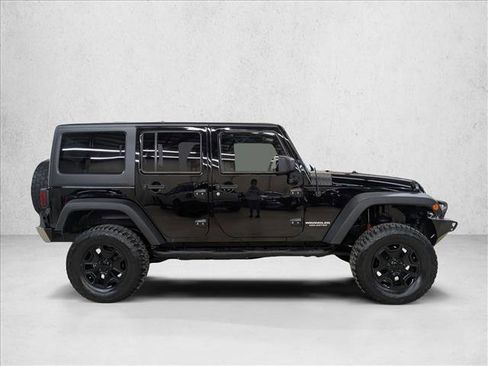 Used 2012 Jeep Wrangler Unlimited Rubicon w/ Connectivity Group image 4