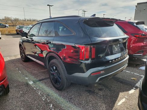 Used 2021 Kia Sorento S w/ Panoramic Sunroof Package image 4