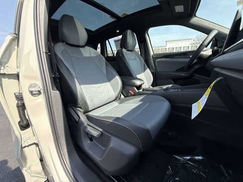 New 2026 Volkswagen Tiguan SE R-Line AWD/4WD image 25