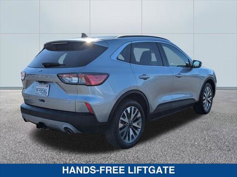Used 2022 Ford Escape Titanium w/ Class II Trailer Tow Package image 5