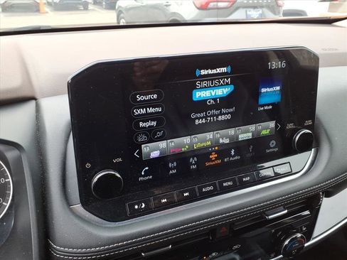 Used 2023 Nissan Rogue SL w/ SL Premium Package image 15