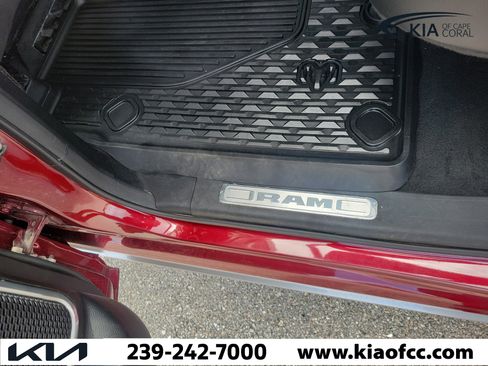Used 2022 RAM 1500 Laramie AWD/4WD image 15