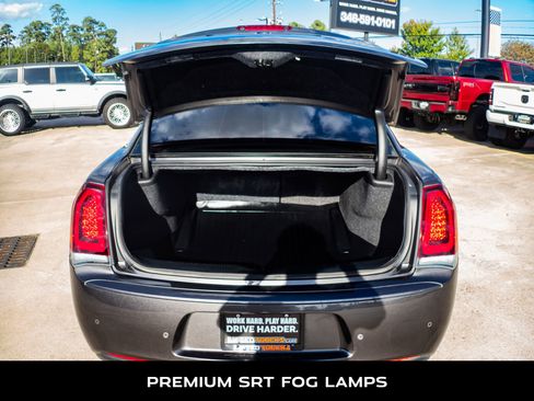 Used 2023 Chrysler 300 Touring L image 8