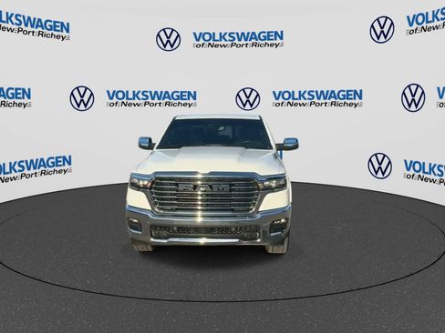 Used 2025 RAM 1500 Laramie AWD/4WD image 3