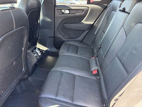 Used 2024 Volvo XC40 B5 Plus AWD/4WD image 6