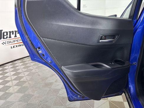 Used 2019 Toyota C-HR LE image 19