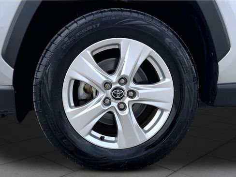 Used 2020 Toyota RAV4 XLE w/ XLE Grade Weather Package AWD/4WD image 11