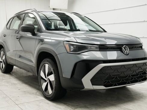 Used 2025 Volkswagen Taos S image 4