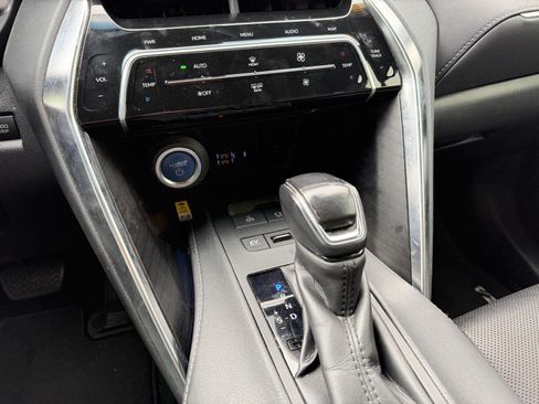 Used 2021 Toyota Venza XLE w/ Softex Package AWD/4WD image 28