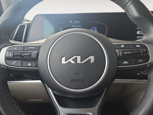 Certified 2025 Kia Sportage EX FWD image 11