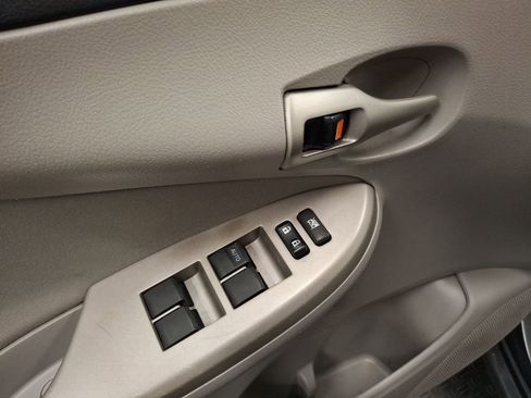 Used 2013 Toyota Corolla LE image 16