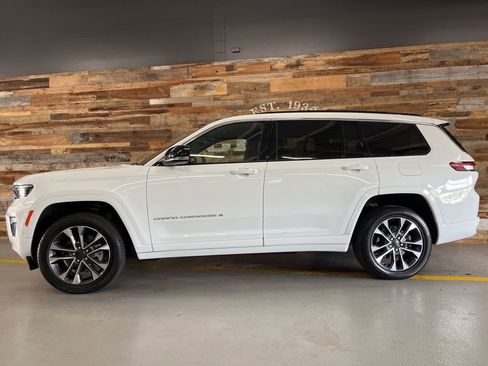 Used 2025 Jeep Grand Cherokee L Overland w/ Luxury Tech Group IV image 20