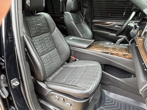 Used 2023 Cadillac Escalade ESV Sport Platinum w/ LPO, ONYX Package AWD/4WD image 24