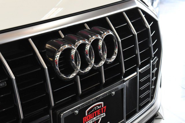 Used 2021 Audi Q3 2.0T Premium w/ Convenience Package AWD/4WD image 5