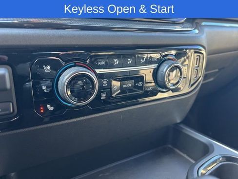 Used 2022 Chevrolet Silverado 1500 ZR2 image 23