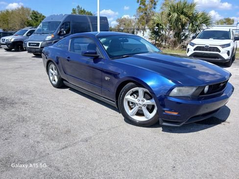 Used 2010 Ford Mustang GT RWD image 1
