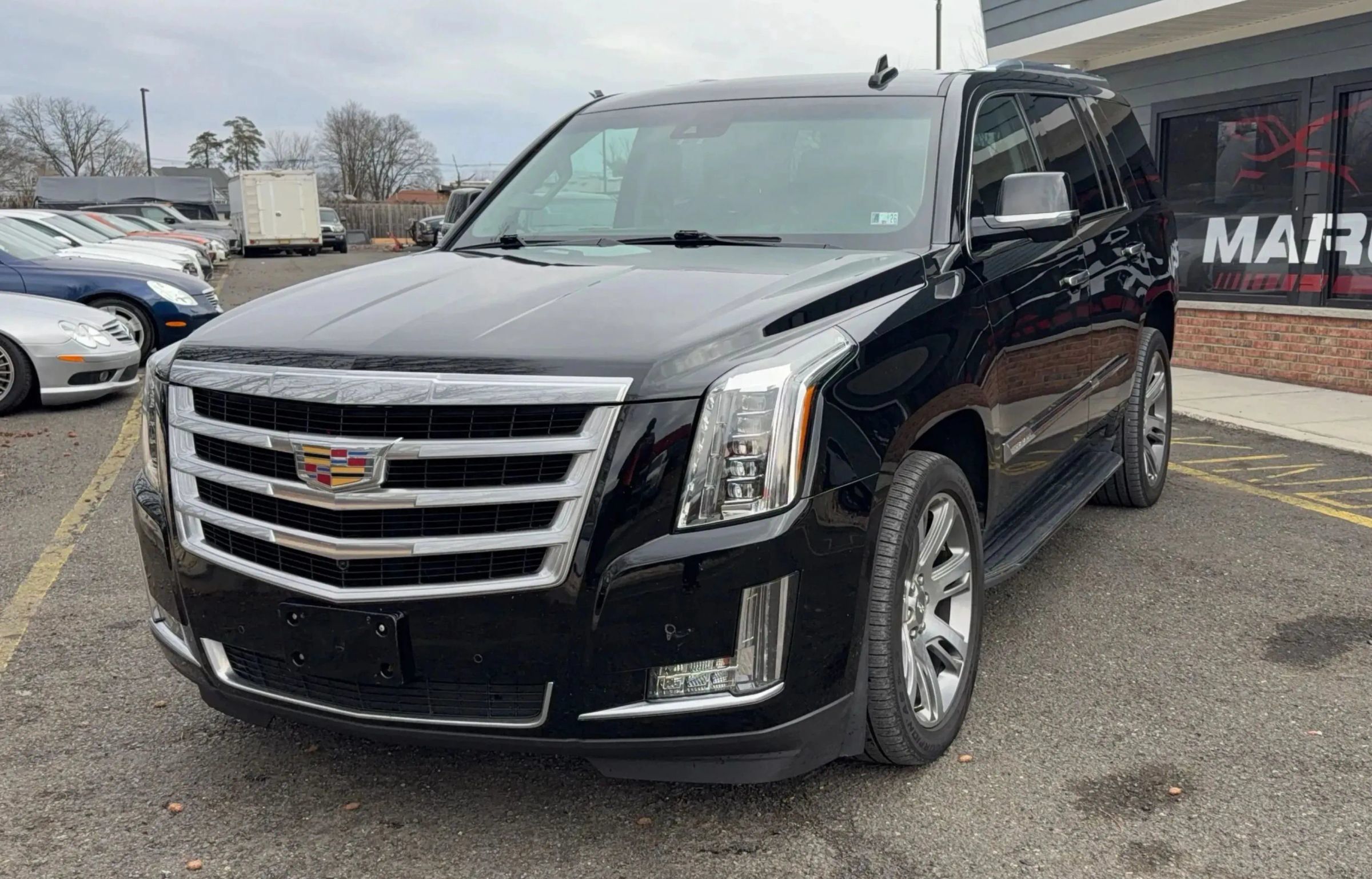 Used 2016 Cadillac Escalade Luxury AWD/4WD image 1