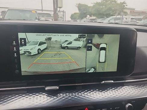 Certified 2024 Kia Carnival SX Prestige FWD image 22
