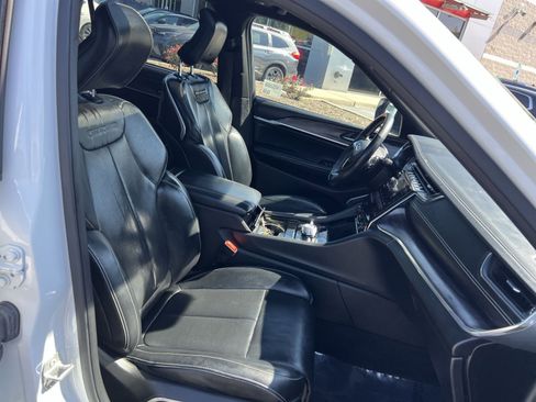 Used 2023 Jeep Grand Cherokee L Overland w/ Advanced Protech Group III AWD/4WD image 28
