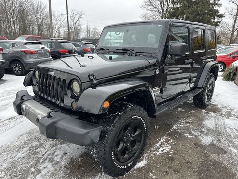 Used 2012 Jeep Wrangler Unlimited Sahara w/ Dual Top Group image 2