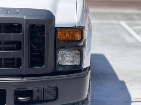 Used 2008 Ford F250 XL RWD image 26