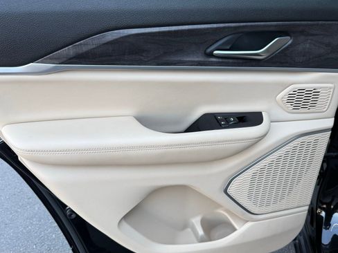 Used 2023 Jeep Grand Cherokee 4WD 4xe image 39