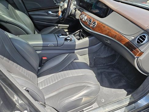Used 2018 Mercedes-Benz S 560 Sedan image 20